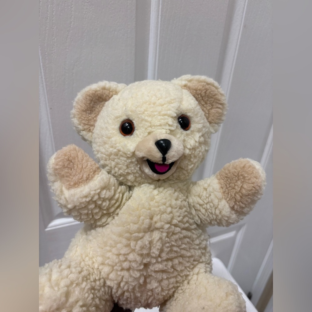 Vintage Russ Snuggle Bear Hand Puppet 10” Cream Teddy Bear Plush Toy